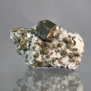 Piedra de Minerales Cristalizados de Pirita, Calcopirita y Cuarzo Natural